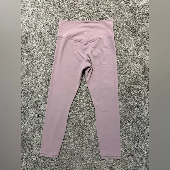 💜 ATHLETA Ultra High Rise Elation 7/8 Tight - Picture 5 of 5